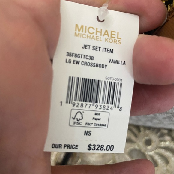 Michael Kors vanilla Crossbody - Picture 7 of 7